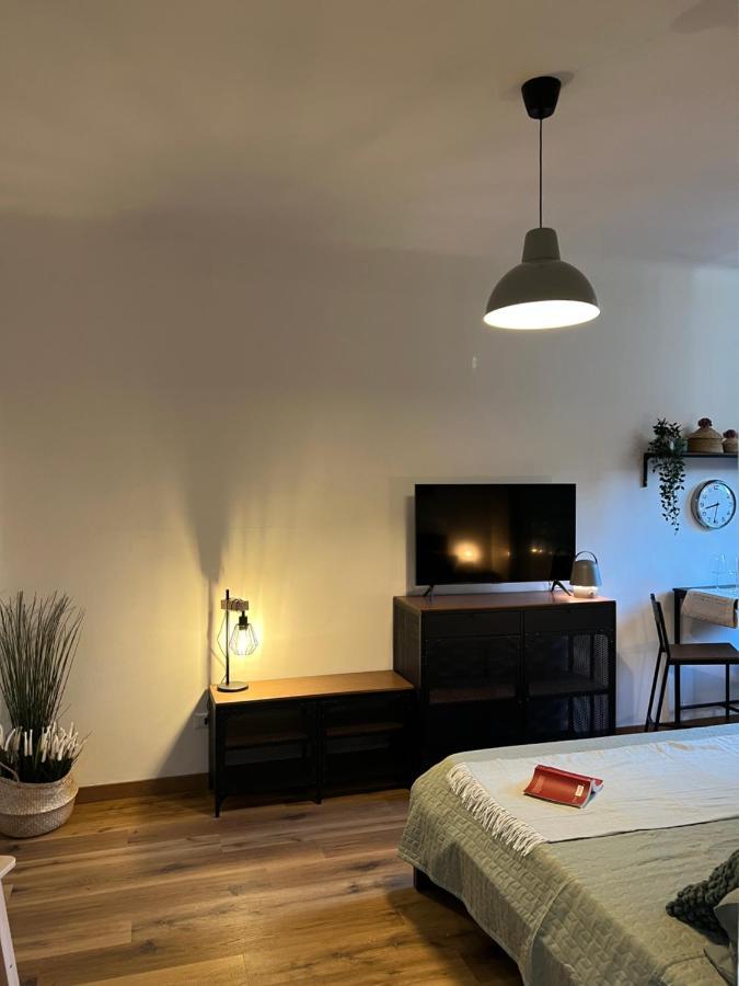 Stylish Apartment 3 Km Away From Duomo - Netflix, Wi-Fi, All Comforts Included Мілан Екстер'єр фото